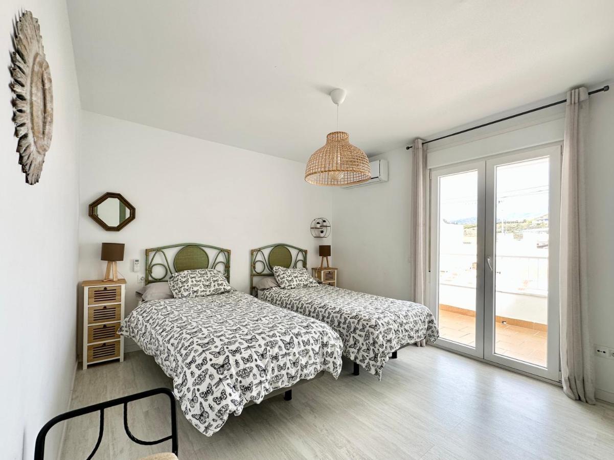 Miramar Beach Caleta De Velez Malaga Luaran gambar